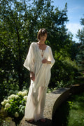 Azalea - Weißer Voile-Kimono-Morgenmantel