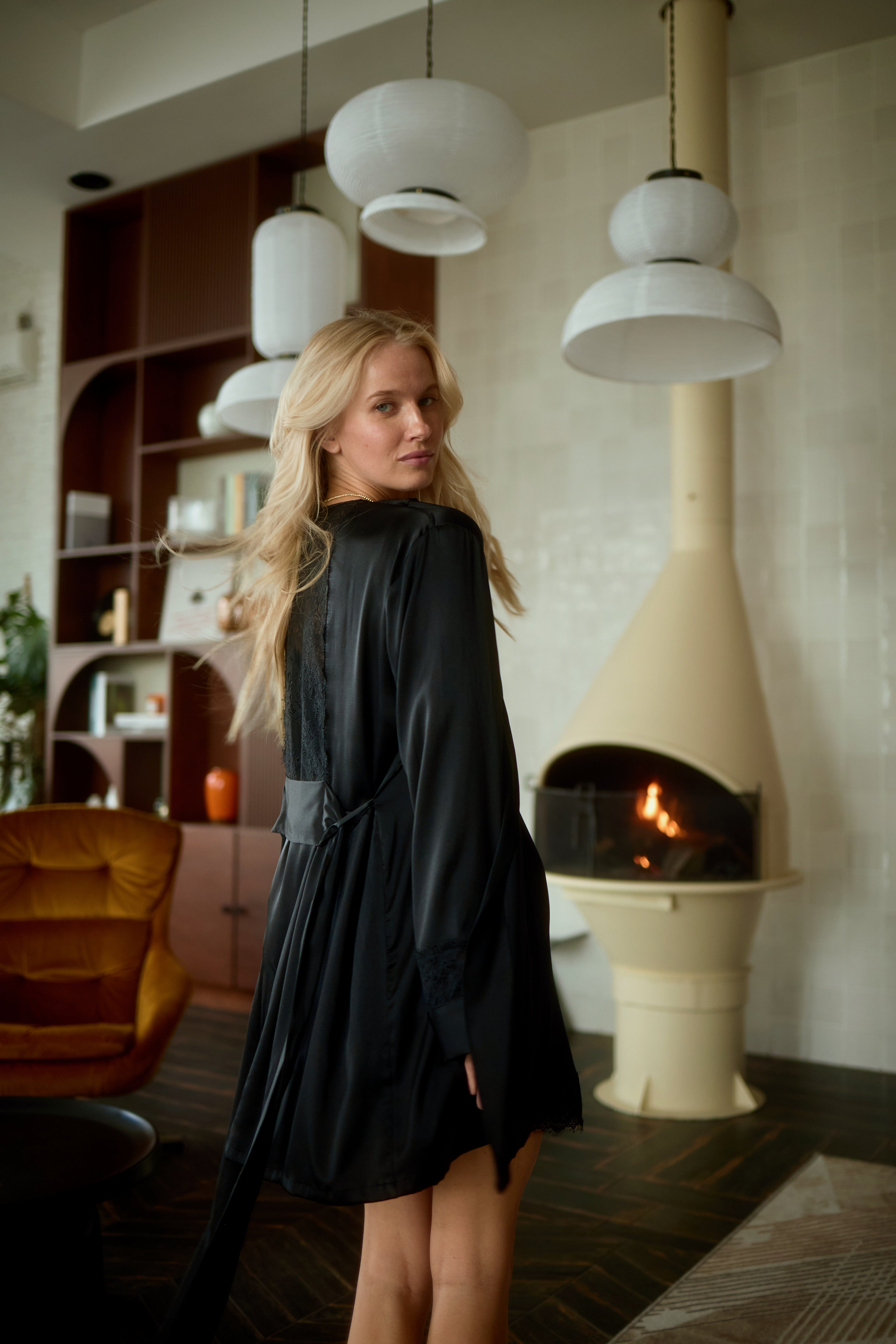 Dicentra - Black Silk Robe